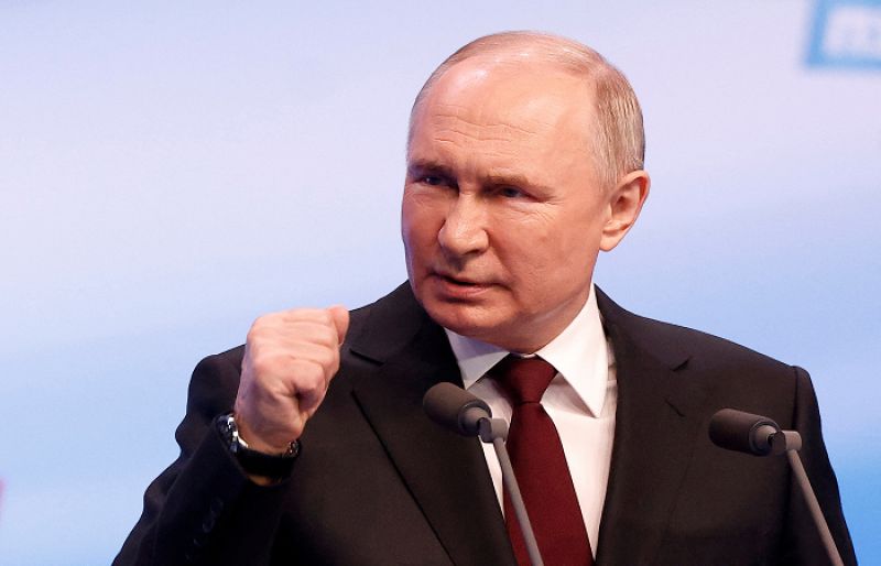 پوٹن نے بغیر کسی سنگین مقابلے کے روس کے انتخابات میں کامیابی حاصل کی