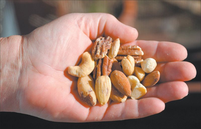 Handful of nuts a day linked to lower risk of depression – SUCH TV