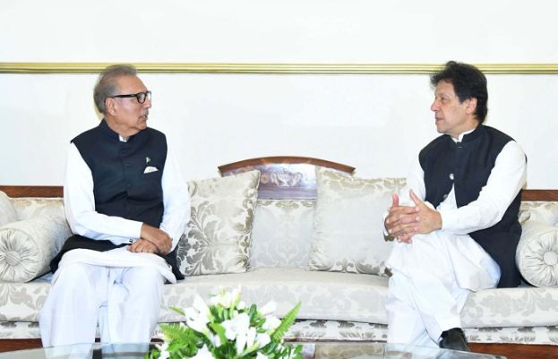 President Alvi reaches Lahore's Zaman Park to meet Imran Khan