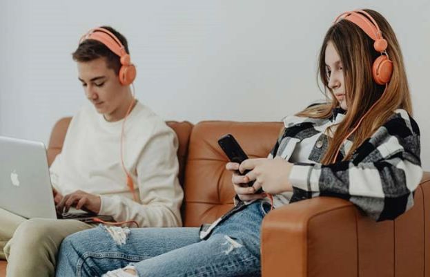 Internet addiction may trigger more addictive behaviours in teens: study