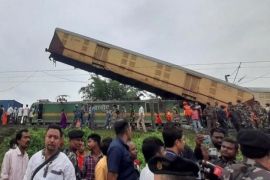 India to probe railway collision that killed 9, injured dozens