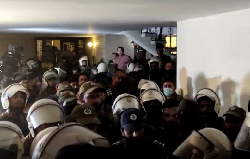 پرویز الہٰی کے خلاف پولیس آپریشن ناکام، کارکنان سمیت 25 افراد زیر حراست