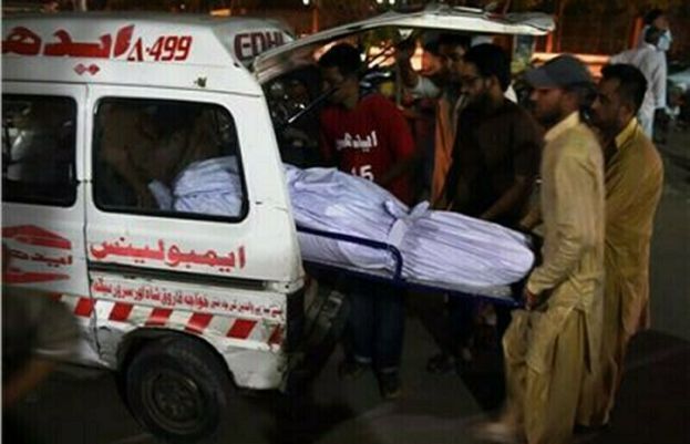 بلوچستان کے سیاحتی مقام زیارت میں گاڑی کھائی میں گرنے سے 5 سیاح جاں بحق ہوگئے۔
